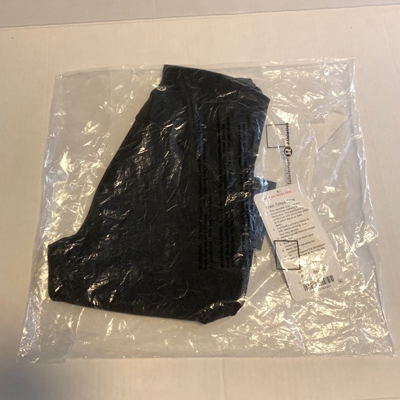 lululemon athletica Pants - LULULEMON CROP LEGGINGS